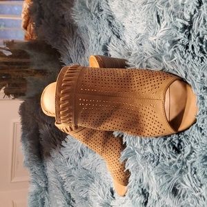 Sonoma sandals tan brown vitalize ortholite block heels